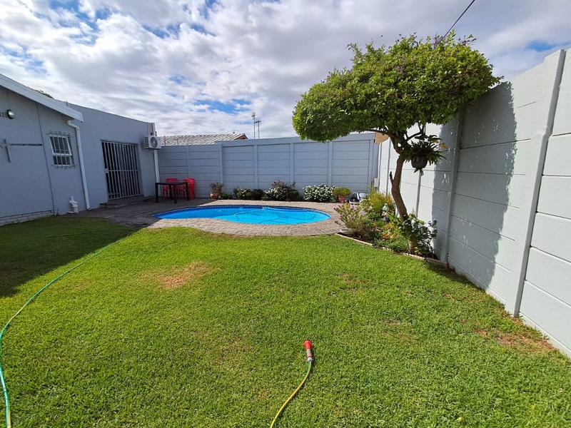 4 Bedroom Property for Sale in Richmond Estate Western Cape